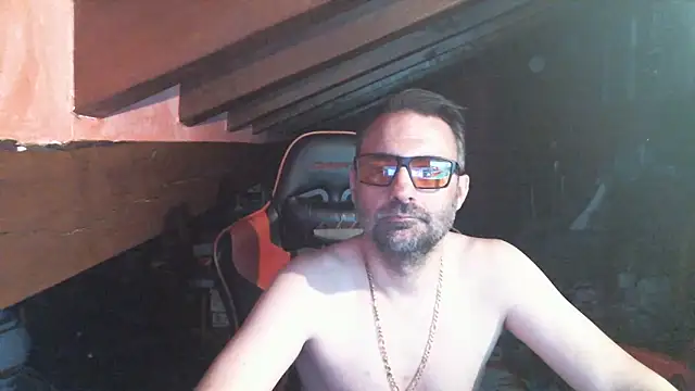 Snapshot of 6996horus chatting on September 15, 9:59 pm 6996horus online show from September 15, 9:59 pm