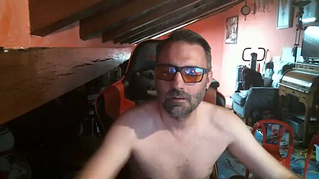 Snapshot of 6996horus chatting on September 17, 3:57 pm 6996horus online show from September 17, 3:57 pm