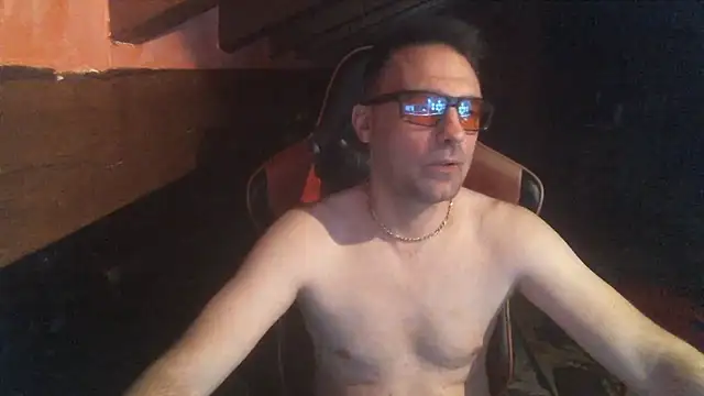 Snapshot of 6996horus chatting on March 21, 2:38 am 6996horus online show from March 21, 2:38 am