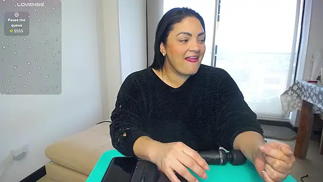 Snapshot of 911Calling chatting on November 16, 7:41 pm 911Calling online show from November 16, 7:41 pm