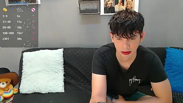 Angelo-cianuro- online show from December 9, 12:12 am