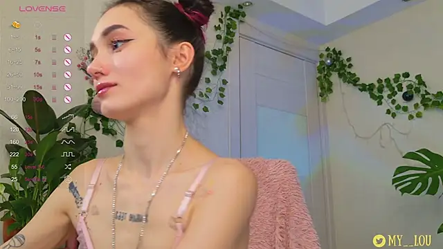 MyLou  online show from December 23, 7:30 pm