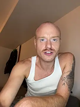 Snapshot of slam_bro chatting on October 29, 2:25 am slam bro online show from October 29, 2:25 am