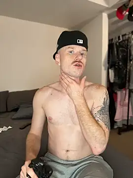 Snapshot of slam_bro chatting on November 29, 2:14 am slam bro online show from November 29, 2:14 am