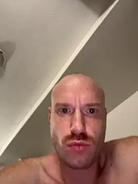 Snapshot of slam_bro chatting on December 3, 12:29 am slam bro online show from December 3, 12:29 am