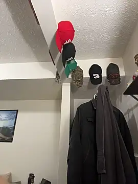 Snapshot of slam_bro chatting on December 14, 12:49 am slam bro online show from December 14, 12:49 am