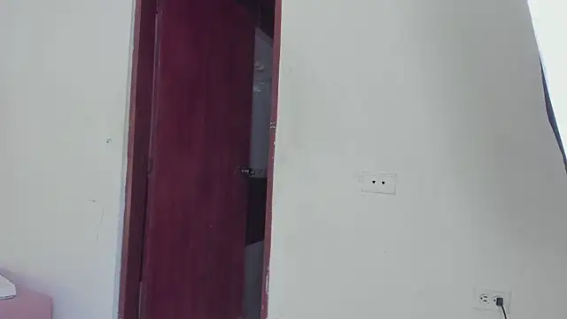 Snapshot of Alhana_pulido chatting on March 15, 9:27 pm Alhana pulido online show from March 15, 9:27 pm