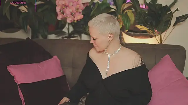 LikaBerry1 online show from October 23, 3:39 am