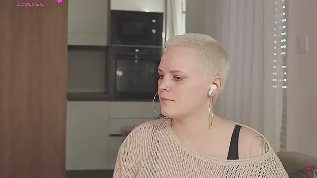 LikaBerry1 online show from April 11, 1:48 pm