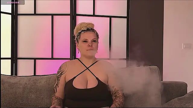 LikaBerry1 online show from June 30, 9:32 am