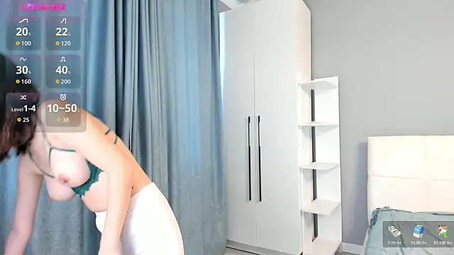 Snapshot of Aurelia_kato chatting on December 1, 5:45 am Aurelia kato online show from December 1, 5:45 am