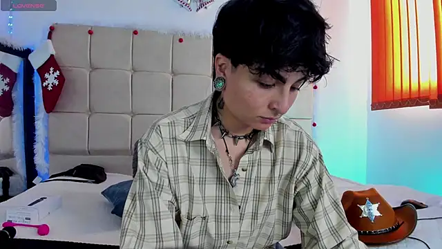 ZuryRamirez  online show from December 13, 7:32 pm