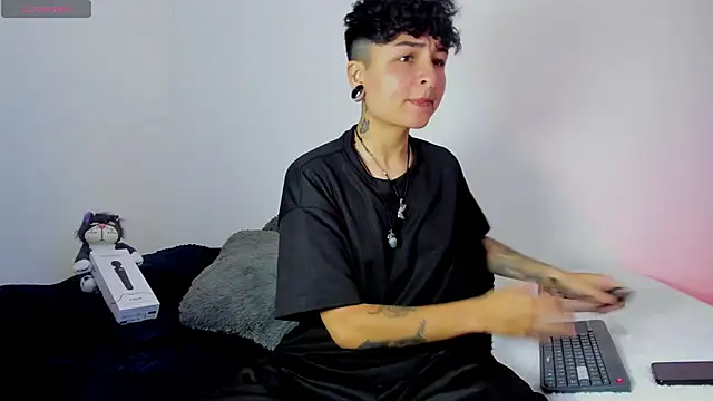 ZuryRamirez  online show from December 25, 5:37 pm