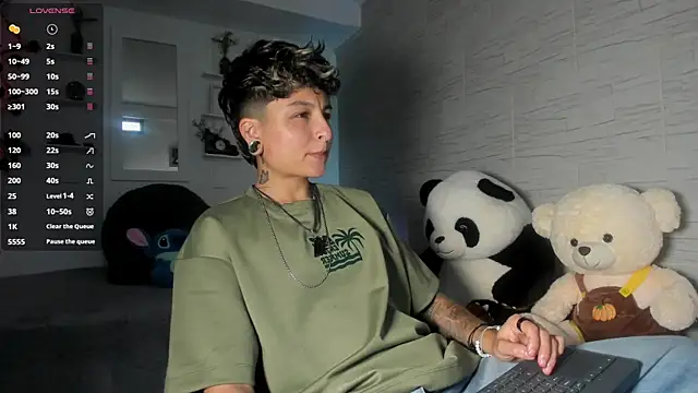 ZuryRamirez  online show from September 14, 7:02 pm