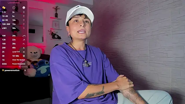 ZuryRamirez  online show from September 29, 8:24 pm