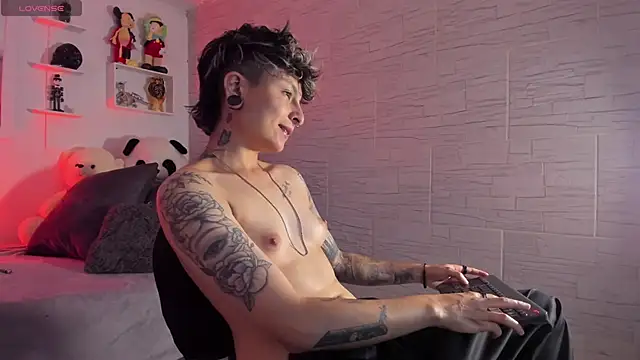 ZuryRamirez  online show from October 16, 7:15 pm