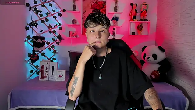 ZuryRamirez  online show from November 6, 10:32 pm