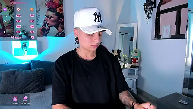 ZuryRamirez  online show from December 5, 6:48 pm