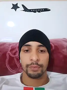 Snapshot of Hazembahloul chatting on November 17, 10:48 pm Hazembahloul online show from November 17, 10:48 pm