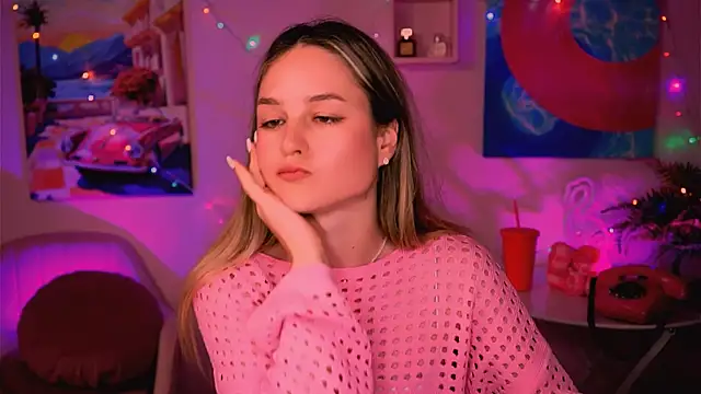 Snapshot of DeboraLarson chatting on January 2, 10:16 am DeboraLarson online show from January 2, 10:16 am