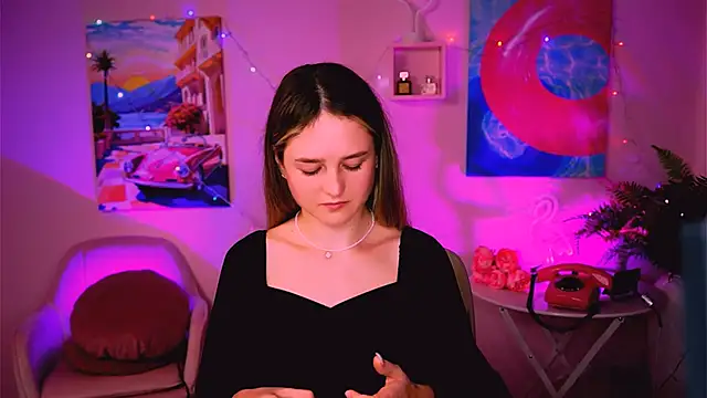 Snapshot of DeboraLarson chatting on January 6, 6:58 am DeboraLarson online show from January 6, 6:58 am