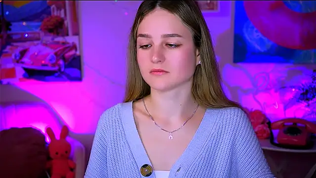 Snapshot of DeboraLarson chatting on February 7, 3:45 am DeboraLarson online show from February 7, 3:45 am