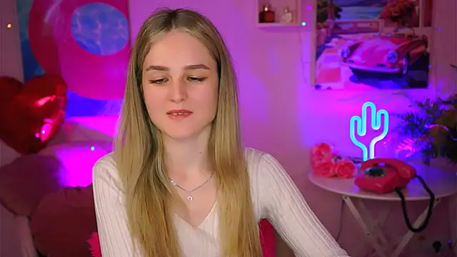 Snapshot of DeboraLarson chatting on March 10, 9:53 am DeboraLarson online show from March 10, 9:53 am