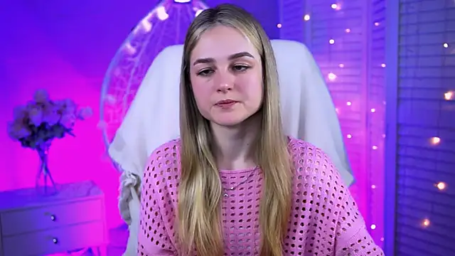 Snapshot of DeboraLarson chatting on March 19, 4:14 am DeboraLarson online show from March 19, 4:14 am