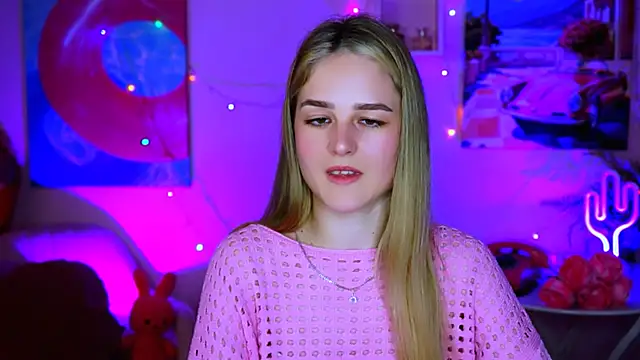 Snapshot of DeboraLarson chatting on March 21, 4:49 am DeboraLarson online show from March 21, 4:49 am