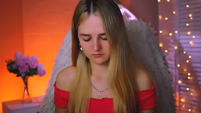 Snapshot of DeboraLarson chatting on September 26, 3:43 am DeboraLarson online show from September 26, 3:43 am