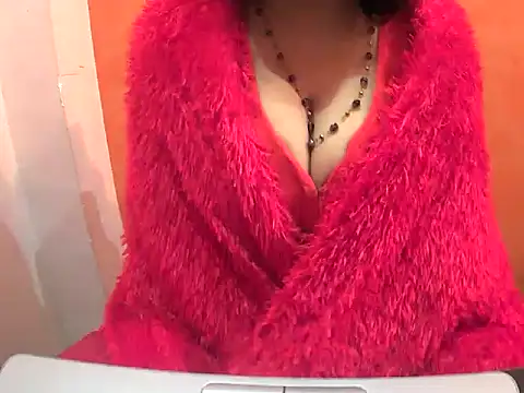 HOT-SEEMAA online show from January 5, 8:22 am