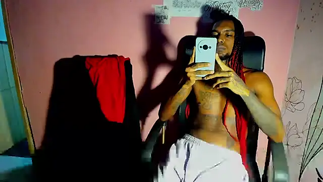 bigblackhotx1 online show from April 11, 3:44 am