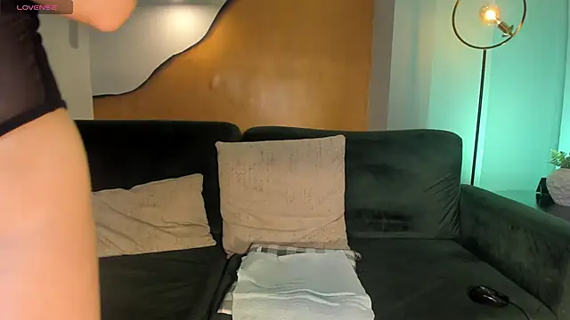 StacyWoods online show from January 17, 1:46 pm