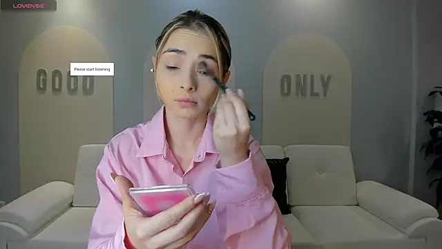 StacyWoods online show from June 12, 10:58 am