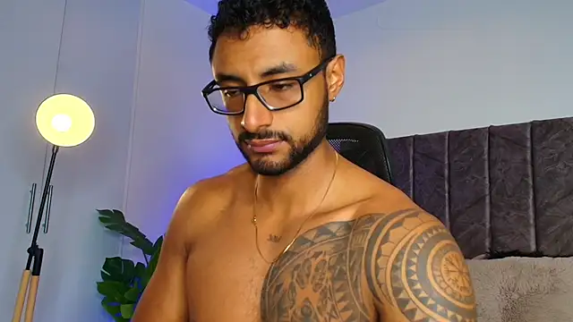 LiamGarcia1 online show from October 26, 2:01 pm