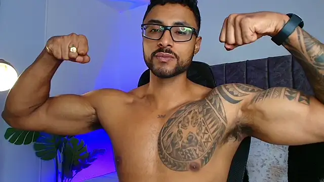 LiamGarcia1 online show from November 5, 2:39 pm