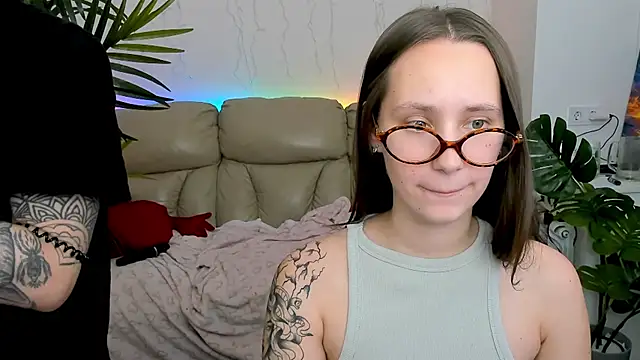 HotCaramellsTV online show from March 8, 4:28 pm