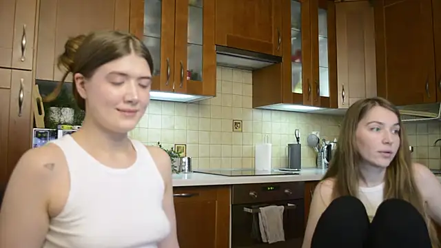 HotCaramellsTV online show from February 9, 11:14 am