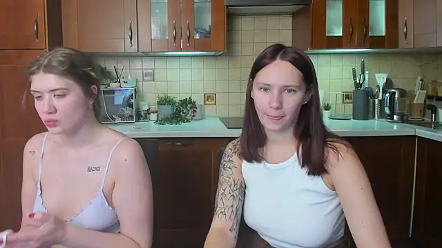 HotCaramellsTV online show from May 3, 10:54 am