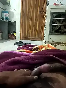 Snapshot of pintuS40 chatting on January 2, 10:11 pm pintuS40 online show from January 2, 10:11 pm