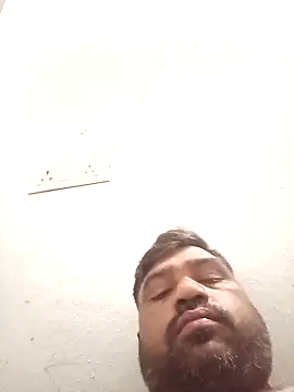 Snapshot of pintuS40 chatting on January 12, 1:53 am pintuS40 online show from January 12, 1:53 am