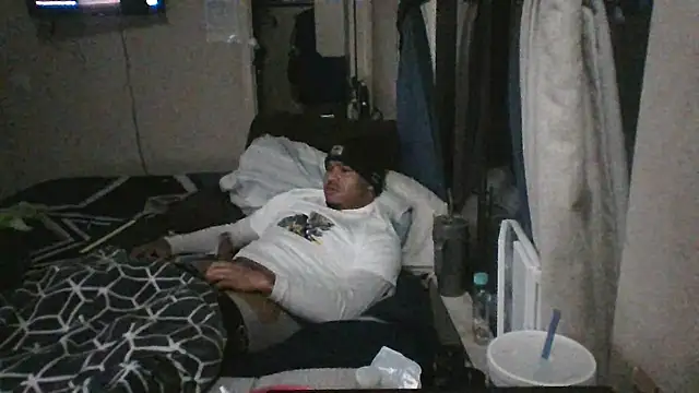 ReesesPns online show from January 31, 9:48 am