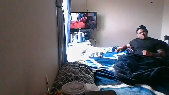 ReesesPns online show from February 14, 3:36 pm