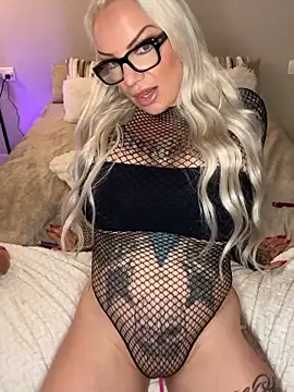 Snapshot of Nina_LiveXXX chatting on February 10, 3:49 pm Nina LiveXXX online show from February 10, 3:49 pm