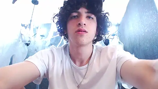 Kerverr  online show from October 31, 3:02 pm