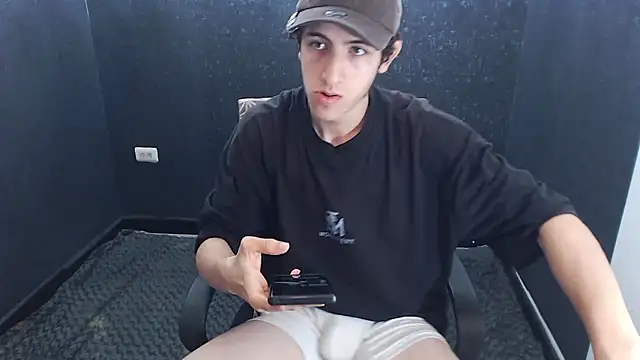 Kerverr  online show from November 14, 7:45 pm