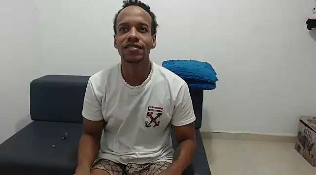 Snapshot of Salomon_koude chatting on February 24, 11:54 am Salomon koude online show from February 24, 11:54 am