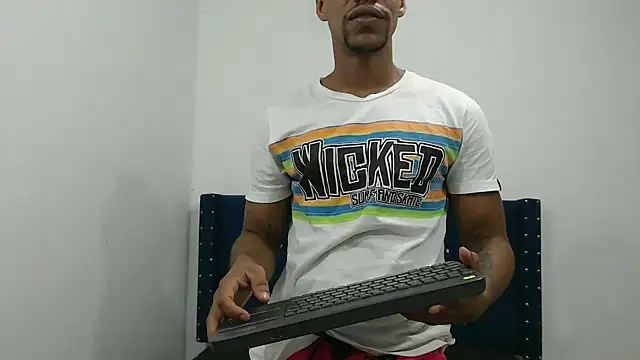 Snapshot of Salomon_koude chatting on March 1, 12:12 pm Salomon koude online show from March 1, 12:12 pm