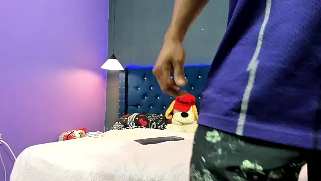 Snapshot of Salomon_koude chatting on November 6, 7:04 pm Salomon koude online show from November 6, 7:04 pm