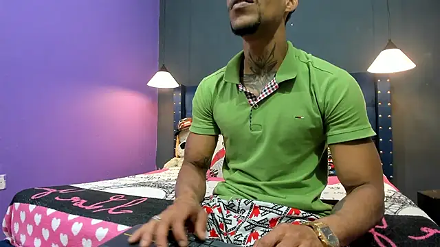 Snapshot of Salomon_koude chatting on November 10, 6:40 pm Salomon koude online show from November 10, 6:40 pm